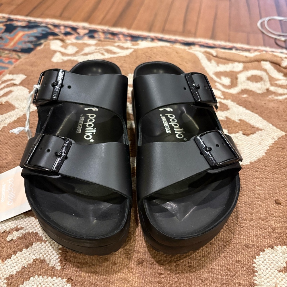 New in Box Birkenstock Exquisite Flex Platform size 38
